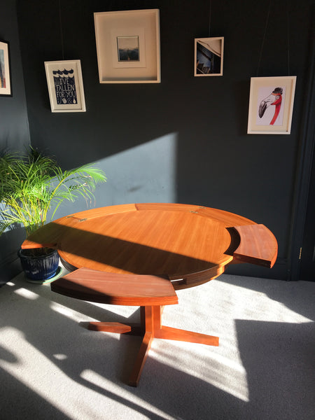 Dyrlund Lotus ‘Flip-Flap’ table