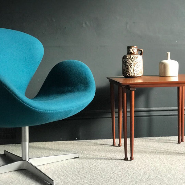Swan chair by Arne Jacobsen for Fritz Hansen • mid-century •