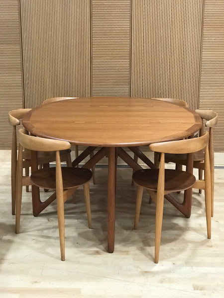 Hans Wegner ‘heart’ FH 4103 teak and beech dining chairs (6)