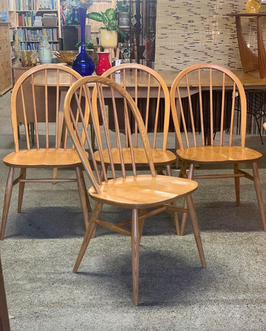 Set of 4 ercol Windsor dining chairs