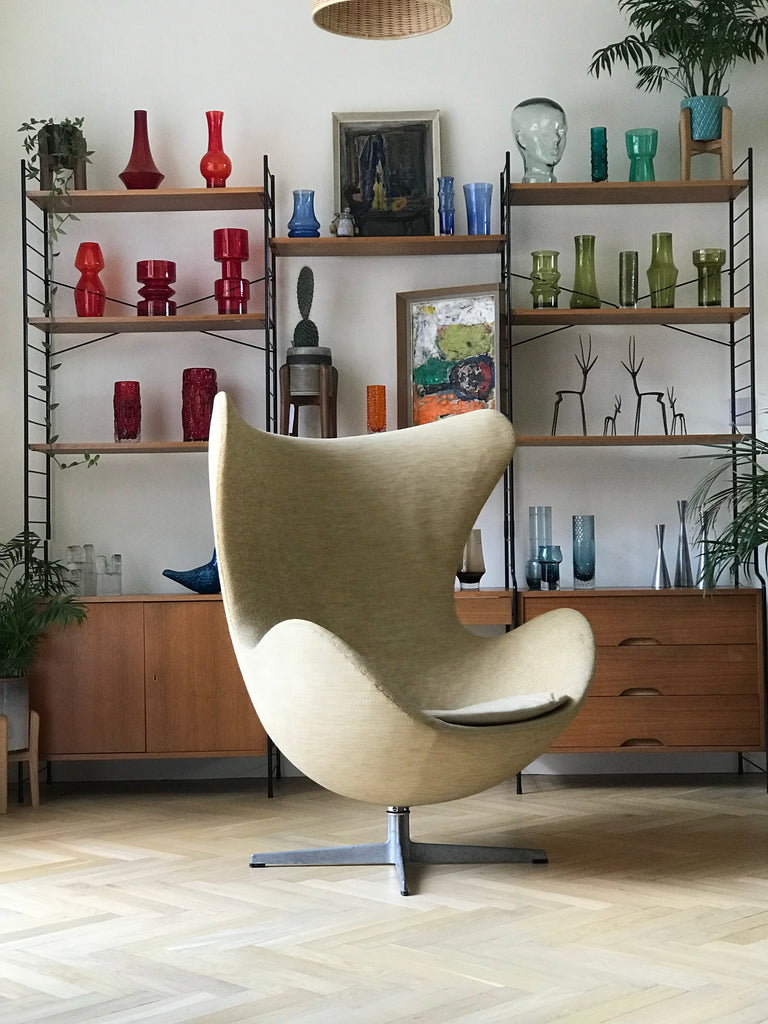 Arne Jacobsen for Fritz Hansen 1970 Egg chair and ottoman Etch