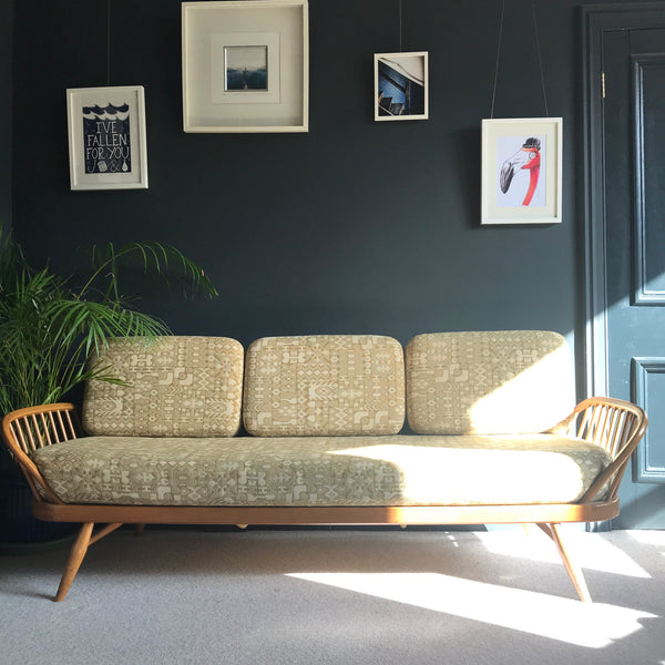 Blonde Ercol Studio Couch / Daybed